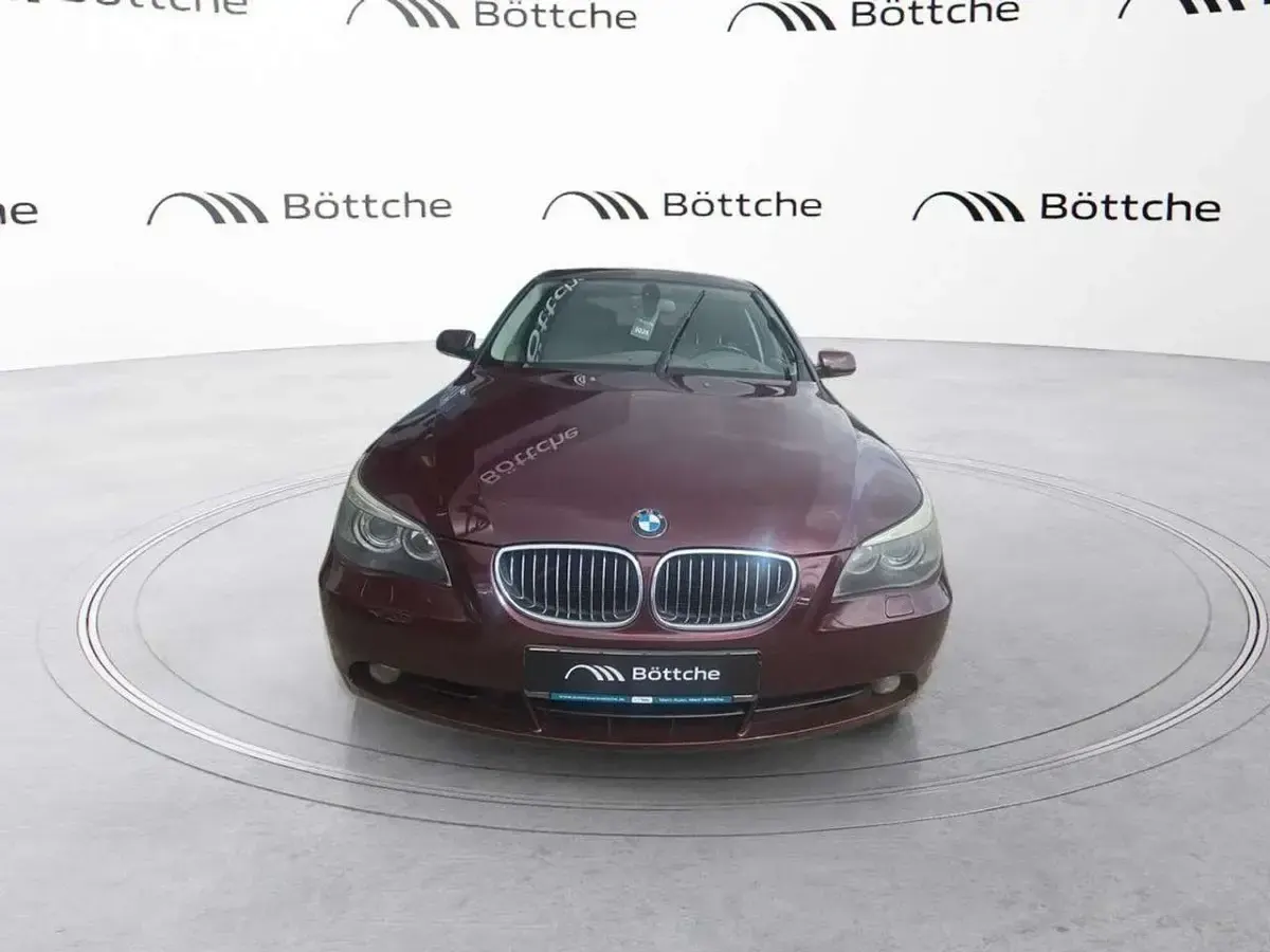 Gebraucht BMW 525 218 PS (160 kW) 2006 Rot Limousine