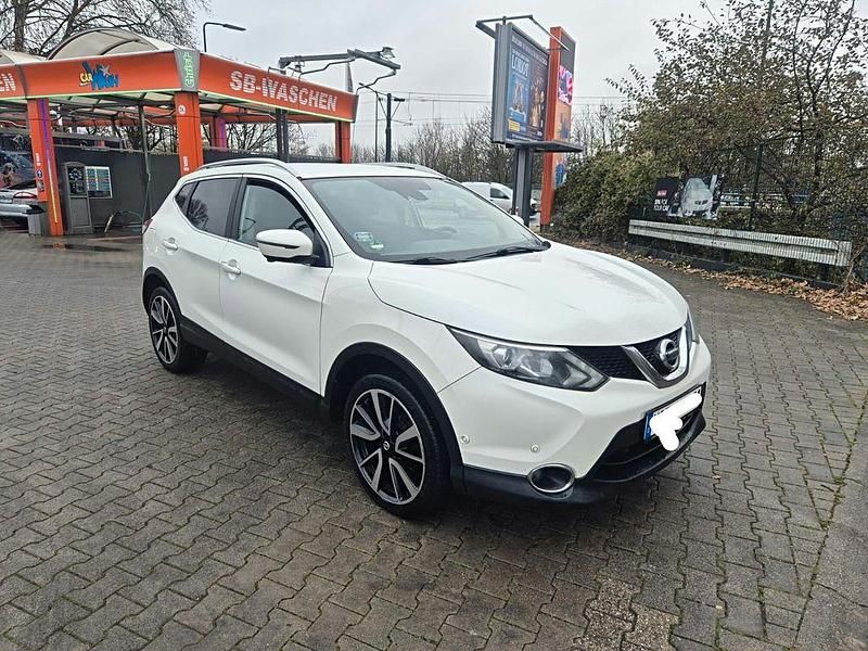 Weiß Gebraucht 2014 Nissan Qashqai Tekna SUV | 7.999 € (Superpreis) - Bild 1/4