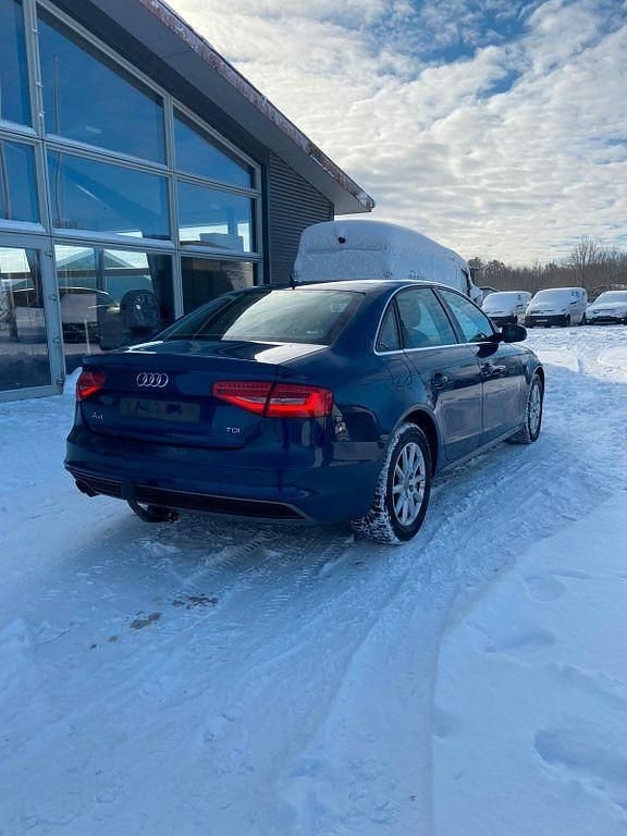 Gebraucht Audi A4 S-Line 150 PS (110 kW) 2014 Blau Limousine