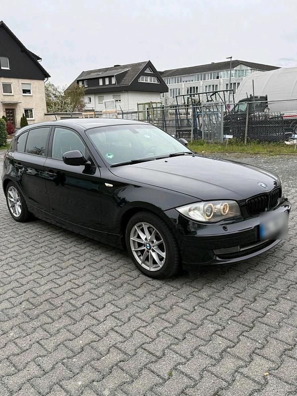 Second-hand BMW 116 116 CP (85 kW) 2011 Negru Hatchback