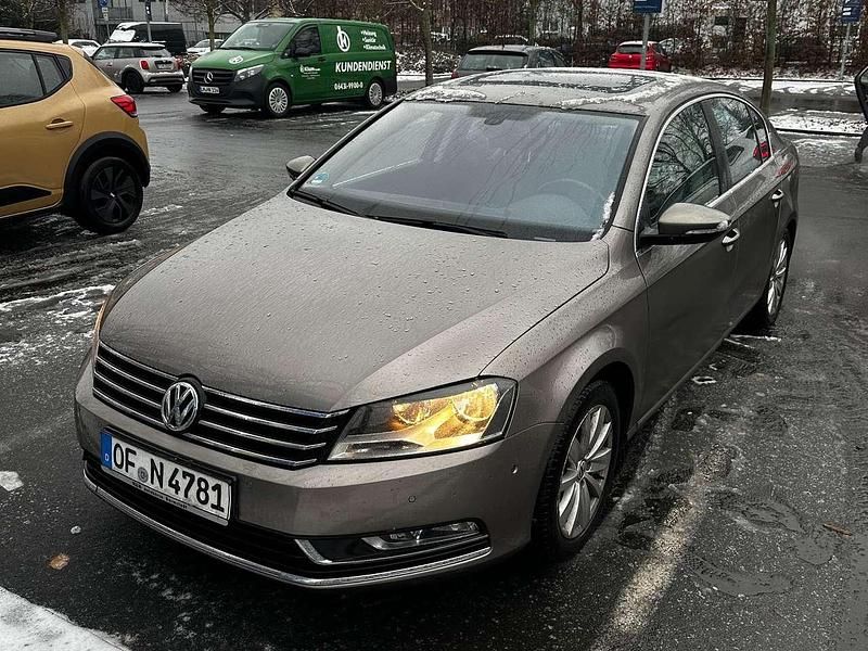 Gebraucht VW Passat 122 PS (89 kW) 2011 Bronze Limousine