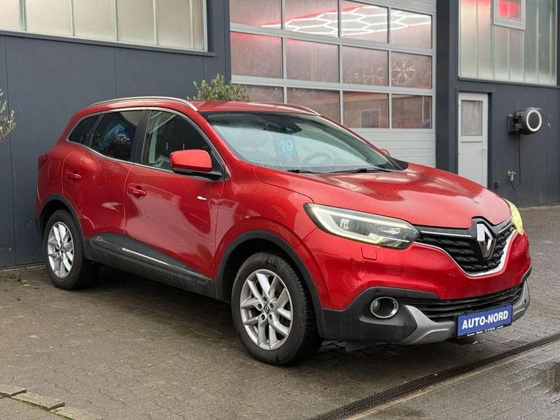 Rot Gebraucht 2016 Renault Kadjar SUV | 9.490 € (Fairer Preis) - Bild 1/3