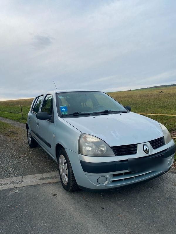 Grau Gebraucht 2004 Renault Clio II Kleinwagen | 1.000 € (Guter Preis) - Bild 1/4