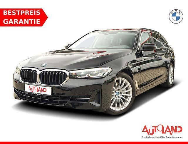 Schwarz Gebraucht 2022 BMW 520 Sport Line Kombi | 32.490 € (Fairer Preis) - Bild 1/4
