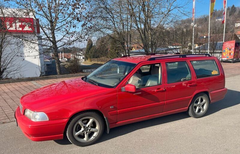 Gebraucht Volvo V70 140 PS (102 kW) 1999 Rot Kombi