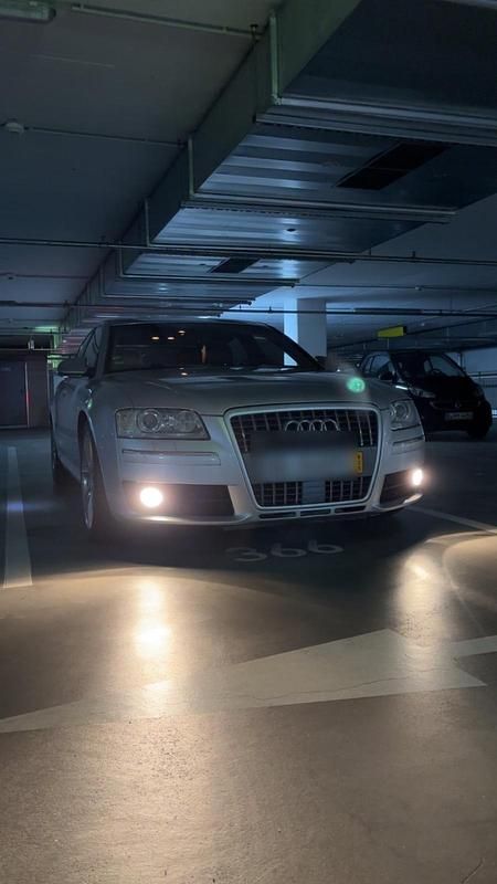 Silber Gebraucht 2007 Audi S8 Ambiente Limousine | 14.000 € - Bild 1/4