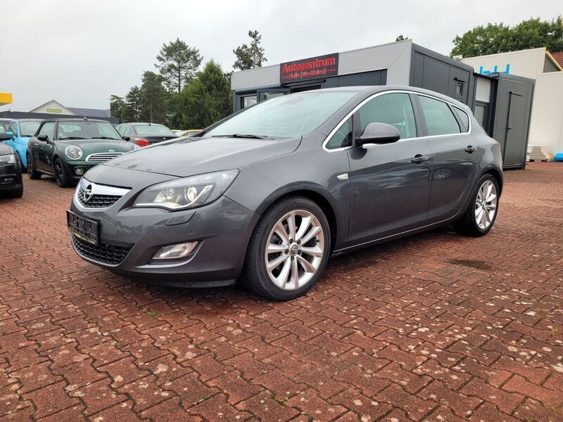 Grau Gebraucht 2010 Opel Astra Cosmo Limousine | 5.600 € (Etwas zu teuer) - Bild 1/4
