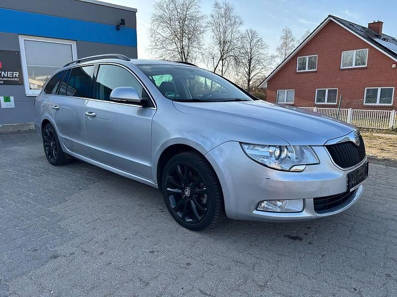 Gebraucht Skoda Superb 140 PS (102 kW) 2013 Silber Kombi