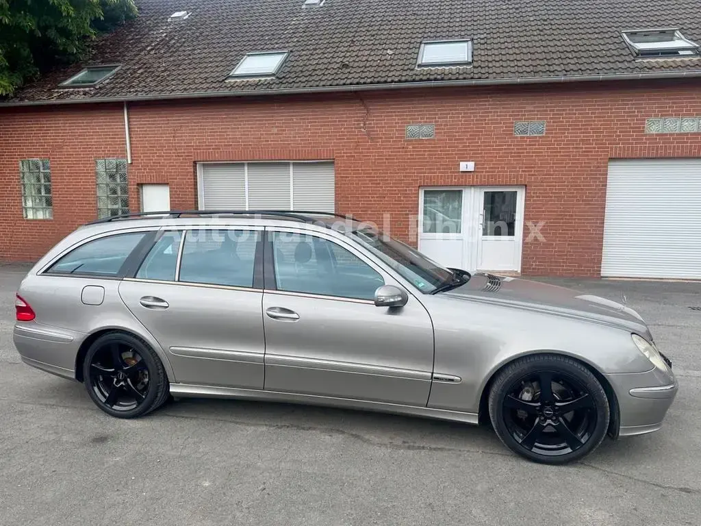 Gebraucht Mercedes E280 Avantgarde 177 PS (130 kW) 2008 Braun Limousine