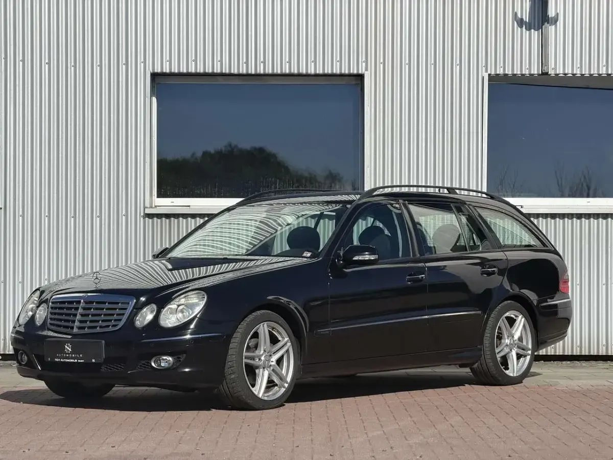 Używany Mercedes E220 170 KM (125 kW) 2008 Czarny Kombi