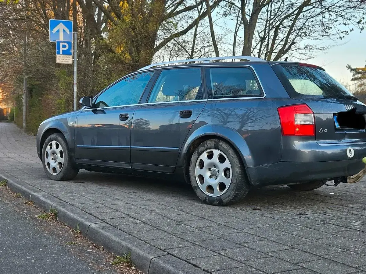 Używany Audi A4 101 KM (74 kW) 2004 Szary Kombi