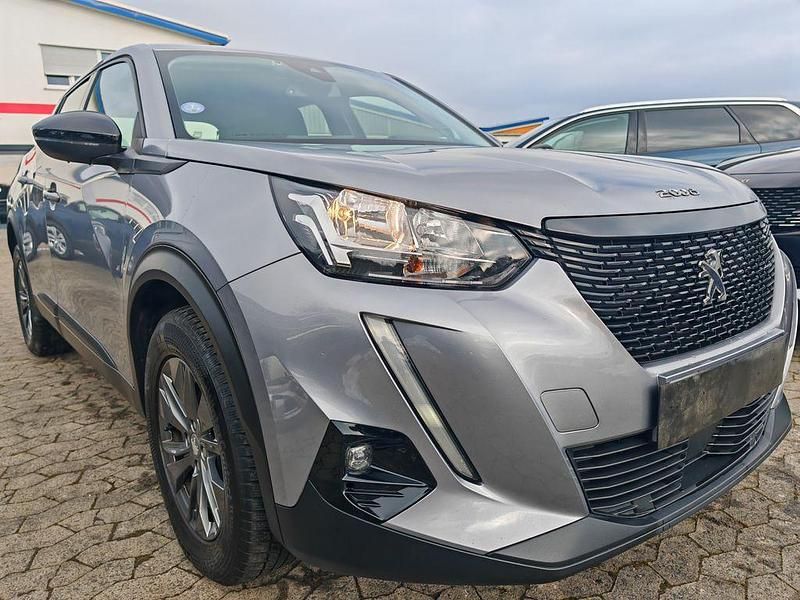 Gebraucht Peugeot 2008 101 PS (74 kW) 2022 Grau SUV