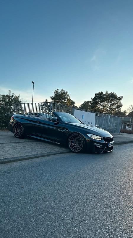 Schwarz Gebraucht 2016 BMW M4 Cabriolet M Performance Cabrio | 39.500 € (Fairer Preis) - Bild 1/4