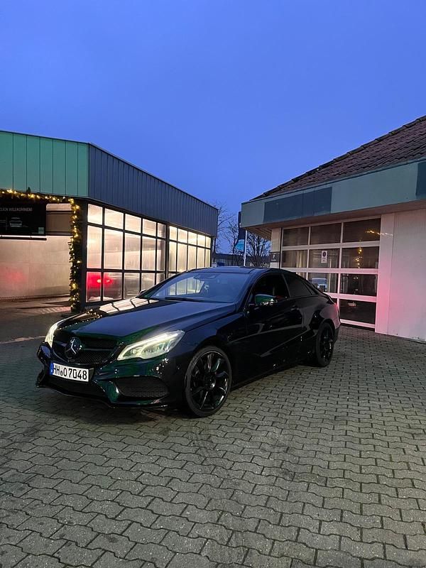 Schwarz Gebraucht 2015 Mercedes E350 Coupé | 16.500 € (Fairer Preis) - Bild 1/4