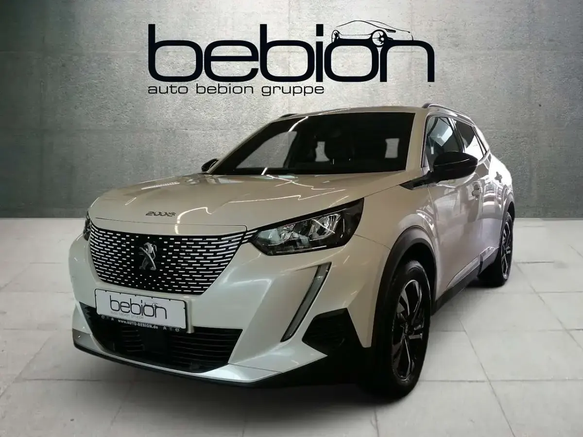 Gebraucht Peugeot e-2008 Allure 100 kW (136 PS) 2023 SUV