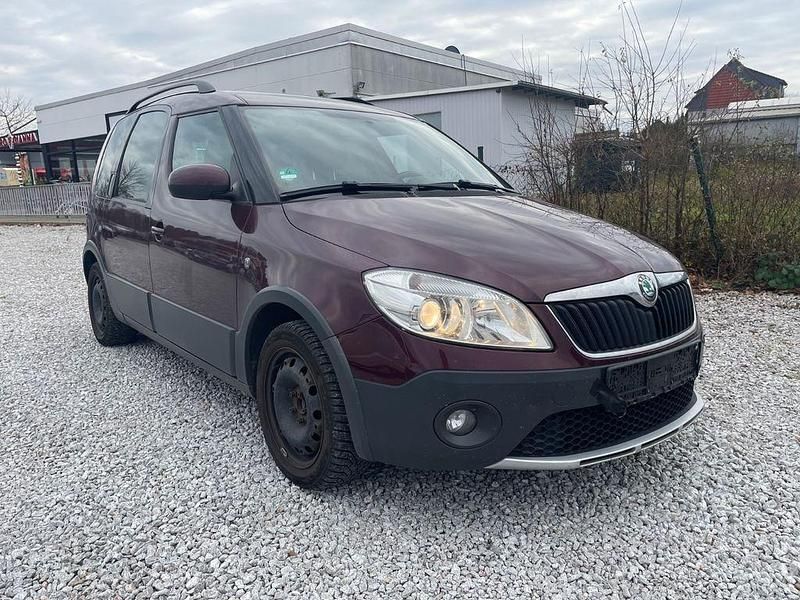 Gebraucht Skoda Roomster Scout Plus Edition 86 PS (63 kW) 2012 Rot Kombi