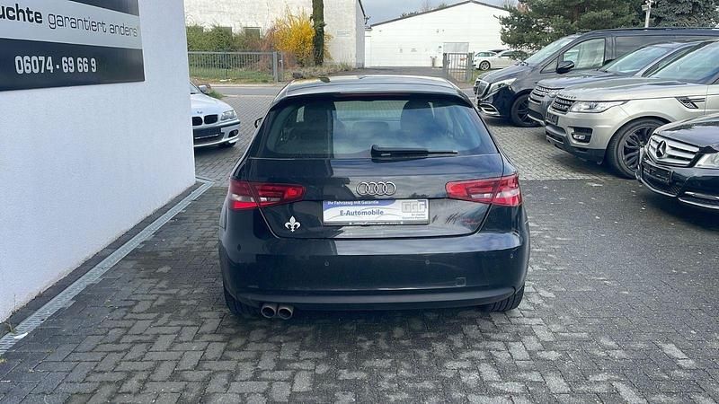 Gebraucht Audi A3 Premium 122 PS (89 kW) 2014 Schwarz Limousine