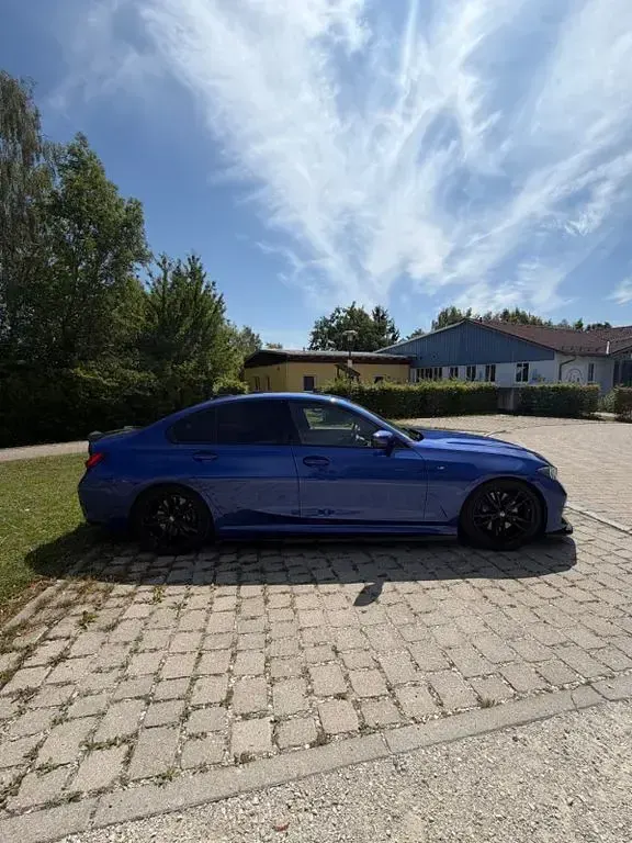 Gebraucht BMW 330 M Sport 245 PS (180 kW) 2024 Blau Limousine