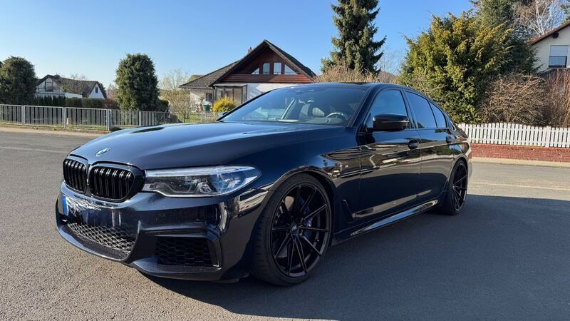 Schwarz Gebraucht 2019 BMW M550 Performance Limousine | 47.999 € (Fairer Preis) - Bild 1/4