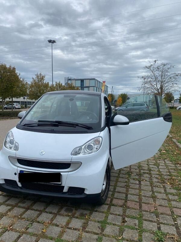 Weiß Gebraucht 2011 Smart ForTwo Coupé Coupé | 3.000 € (Guter Preis) - Bild 1/4