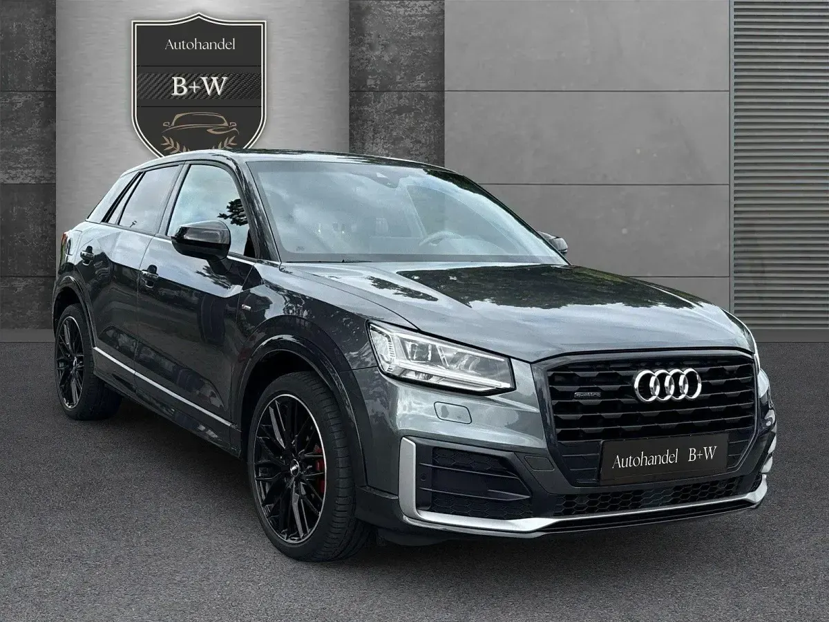 Gebraucht Audi Q2 S-Line 150 PS (110 kW) 2020 Grau SUV