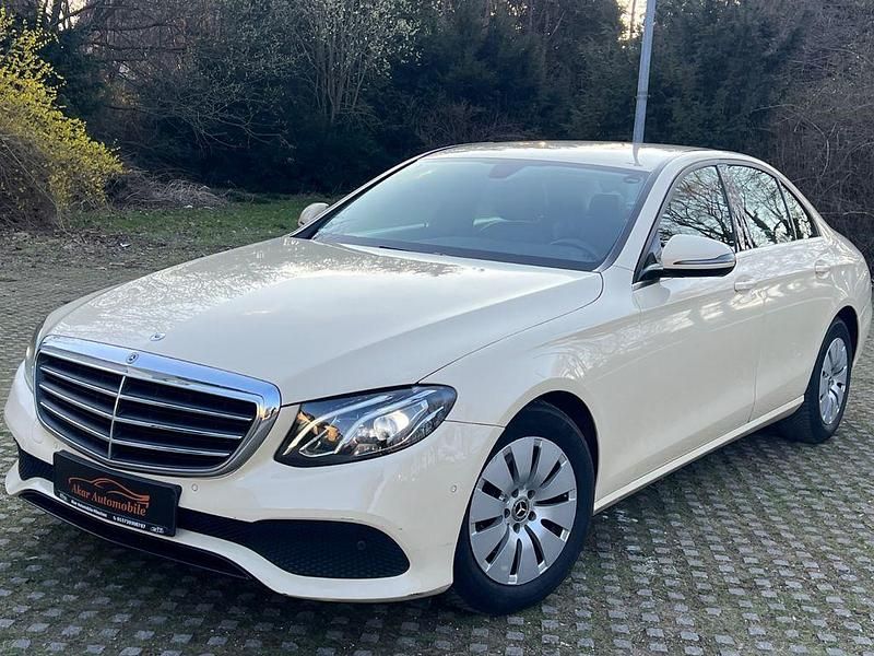 Gebraucht Mercedes E200 160 PS (117 kW) 2019 Gelb Limousine