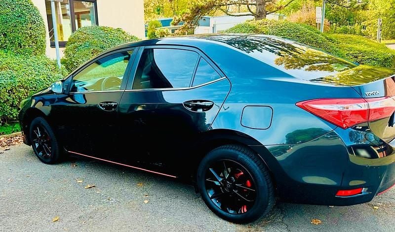Gebraucht Toyota Corolla 132 PS (97 kW) 2014 Andere farben Limousine