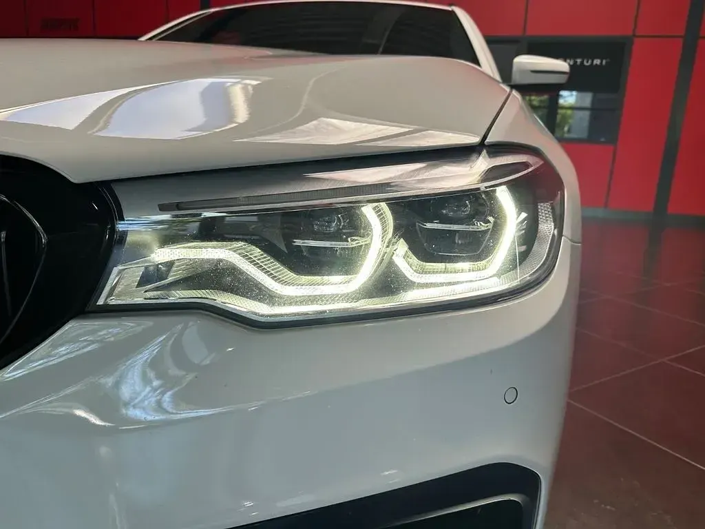 Gebraucht BMW 520 M Sport 190 PS (139 kW) 2018 Weiß Limousine