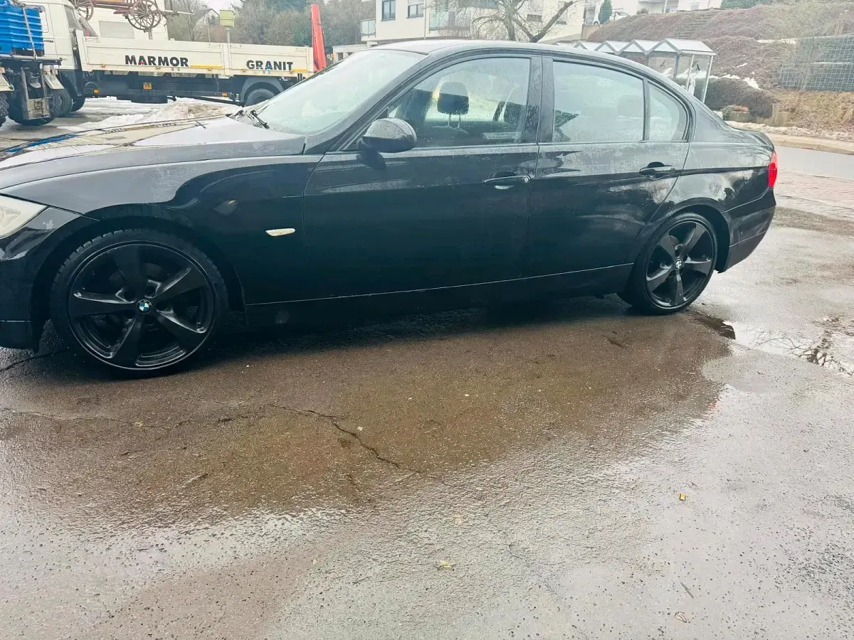 Gebraucht BMW 320 150 PS (110 kW) 2007 Schwarz Limousine