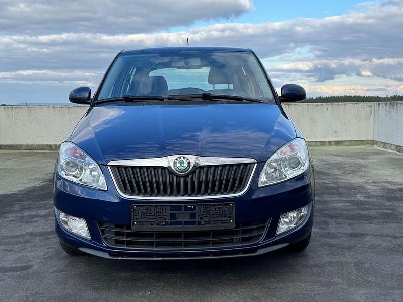 Gebraucht Skoda Fabia Ambition 69 PS (50 kW) 2013 Blau Limousine