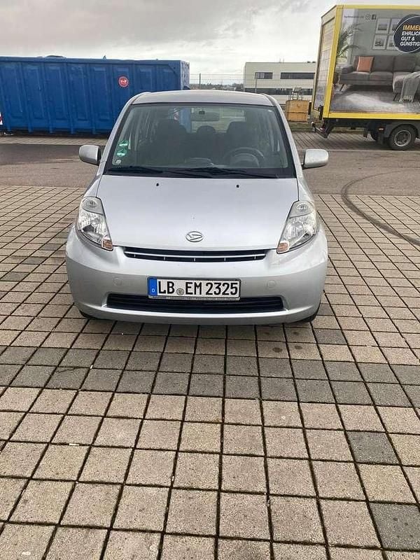 Gebraucht Daihatsu Sirion 69 PS (50 kW) 2007 Silber Kleinwagen