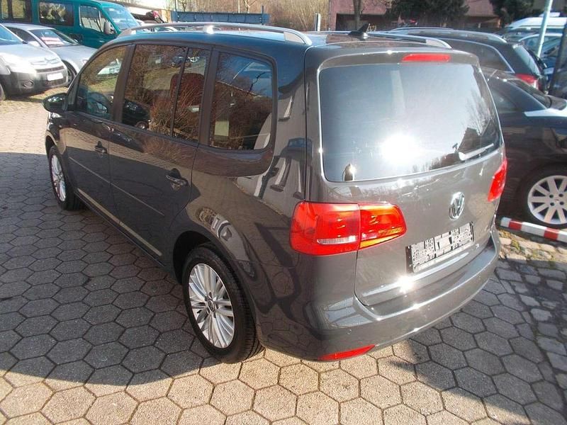 Gebraucht VW Touran Cup 140 PS (102 kW) 2014 Uranograu/cinza urano Van / Kleinbus