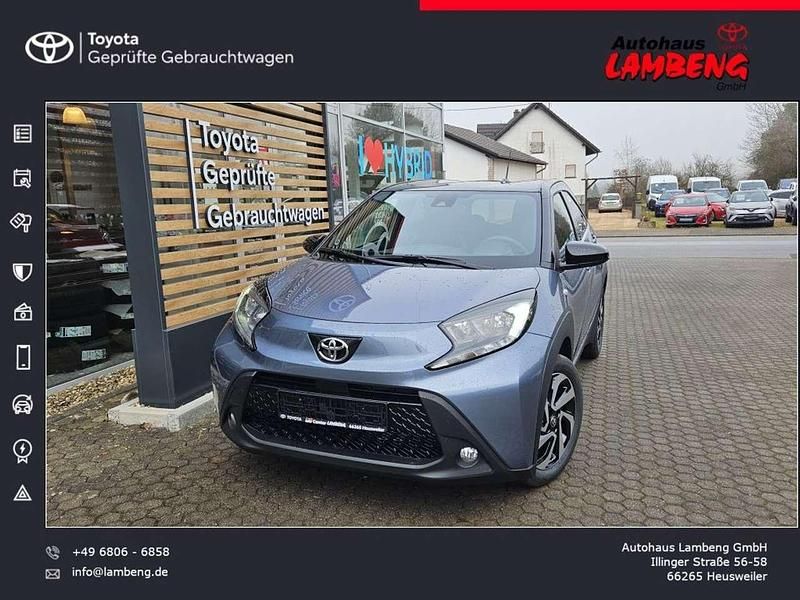 Grau Gebraucht 2024 Toyota Aygo X Team SUV | 18.490 € (Fairer Preis) - Bild 1/4