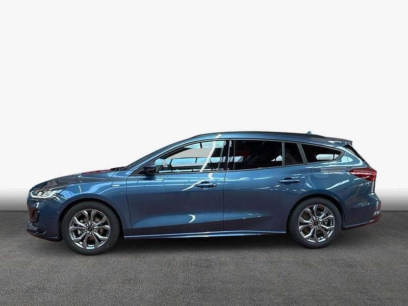 Second-hand Ford Focus ST-Line X 125 CP (91 kW) 2024 Albastru Break