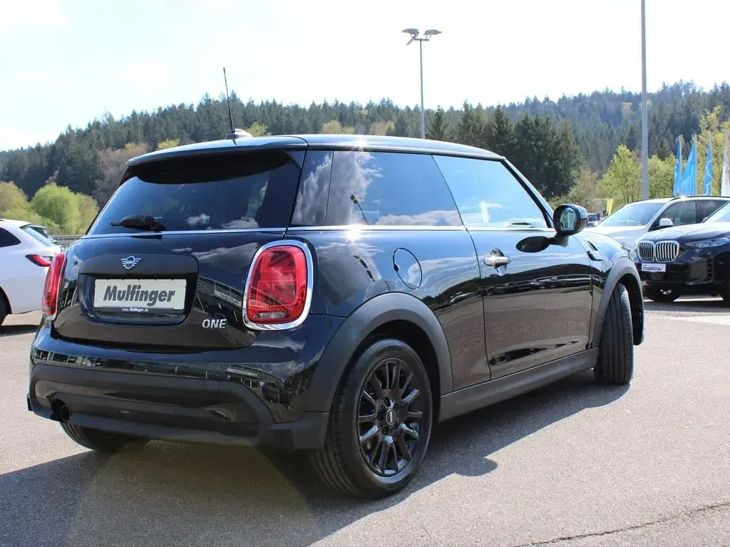 Usado Mini ONE 102 HP (75 kW) 2022 Preto Citadino