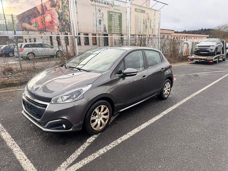 Gebraucht Peugeot 208 Active 82 PS (60 kW) 2018 Kleinwagen