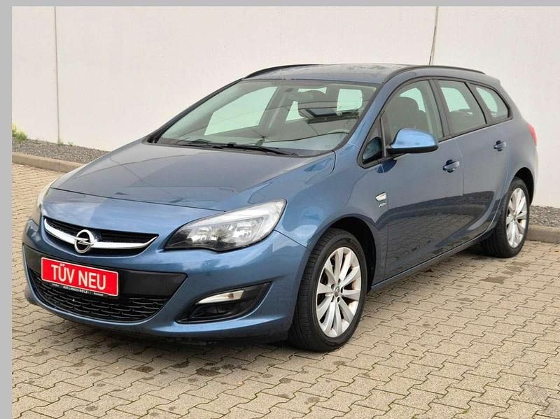 Gebraucht Opel Astra Selection 140 PS (102 kW) 2013 Blau Kombi