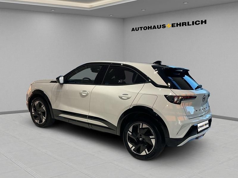 Gebraucht Opel Mokka-e 114 kW (156 PS) 2025 Lack weiss banquise/typ aussenverkleidung spiegel flach standard SUV