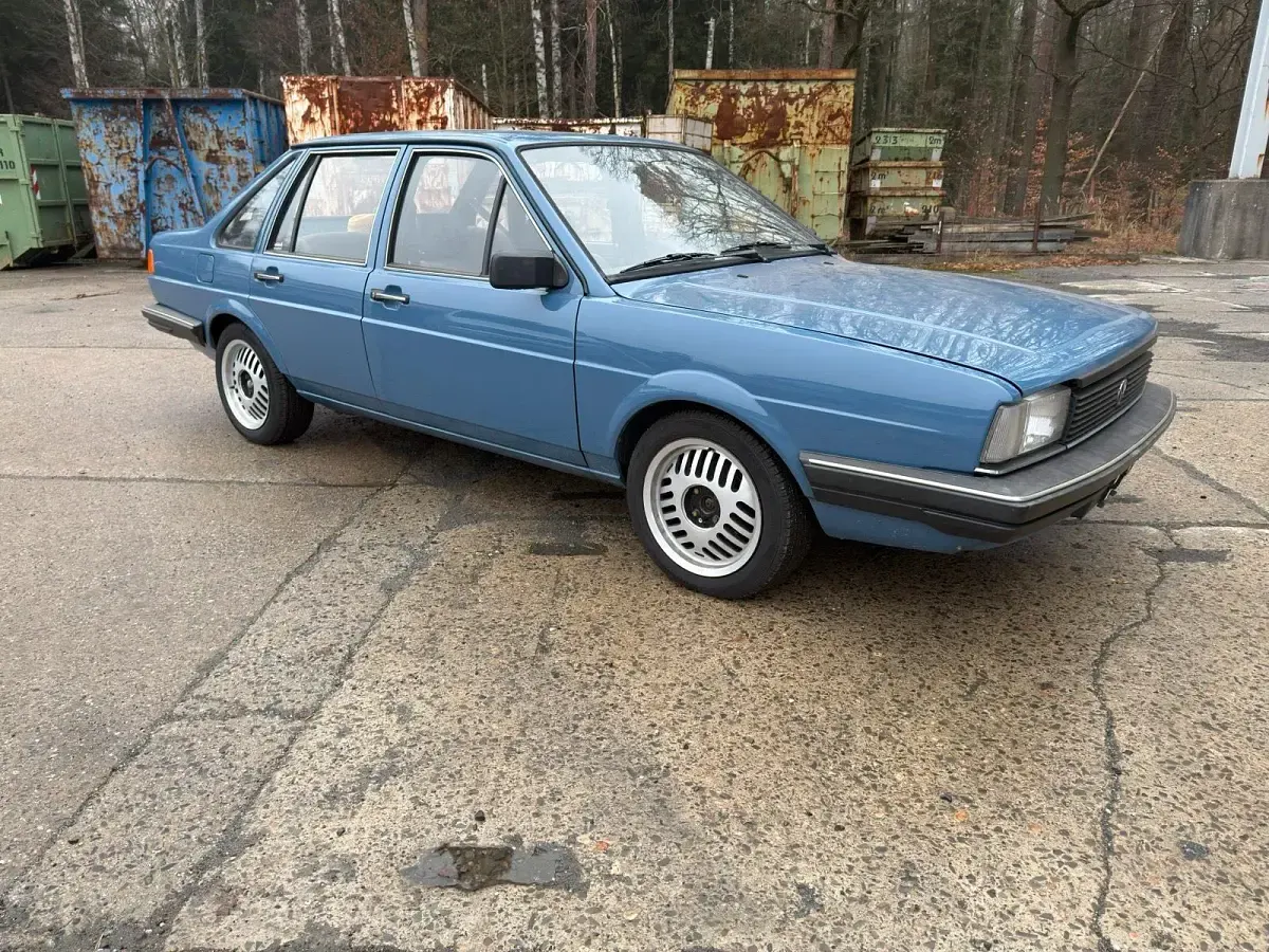 Gebraucht VW Santana 115 PS (84 kW) 1982 Blau Limousine