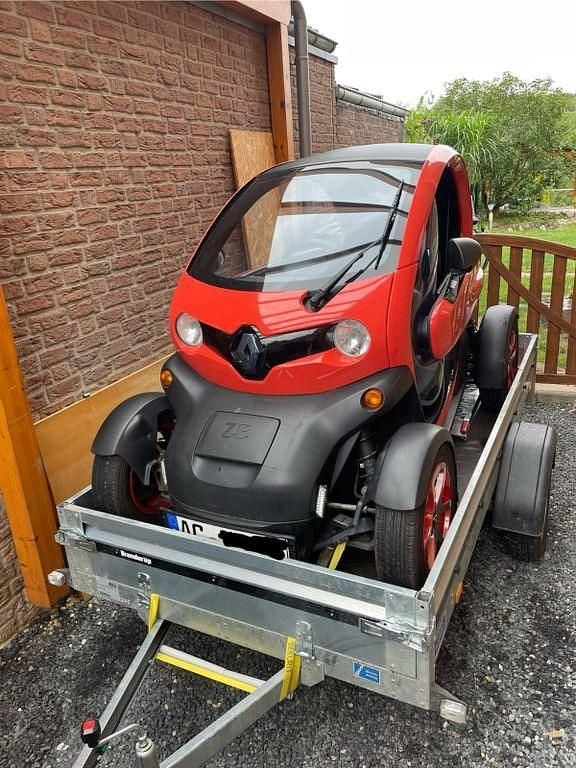 Rot Gebraucht 2018 Renault Twizy Kleinwagen | 3.450 € - Bild 1/3