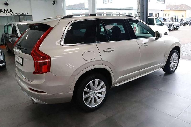 Gebraucht Volvo XC90 Momentum 190 PS (139 kW) 2018 Luminous sand SUV