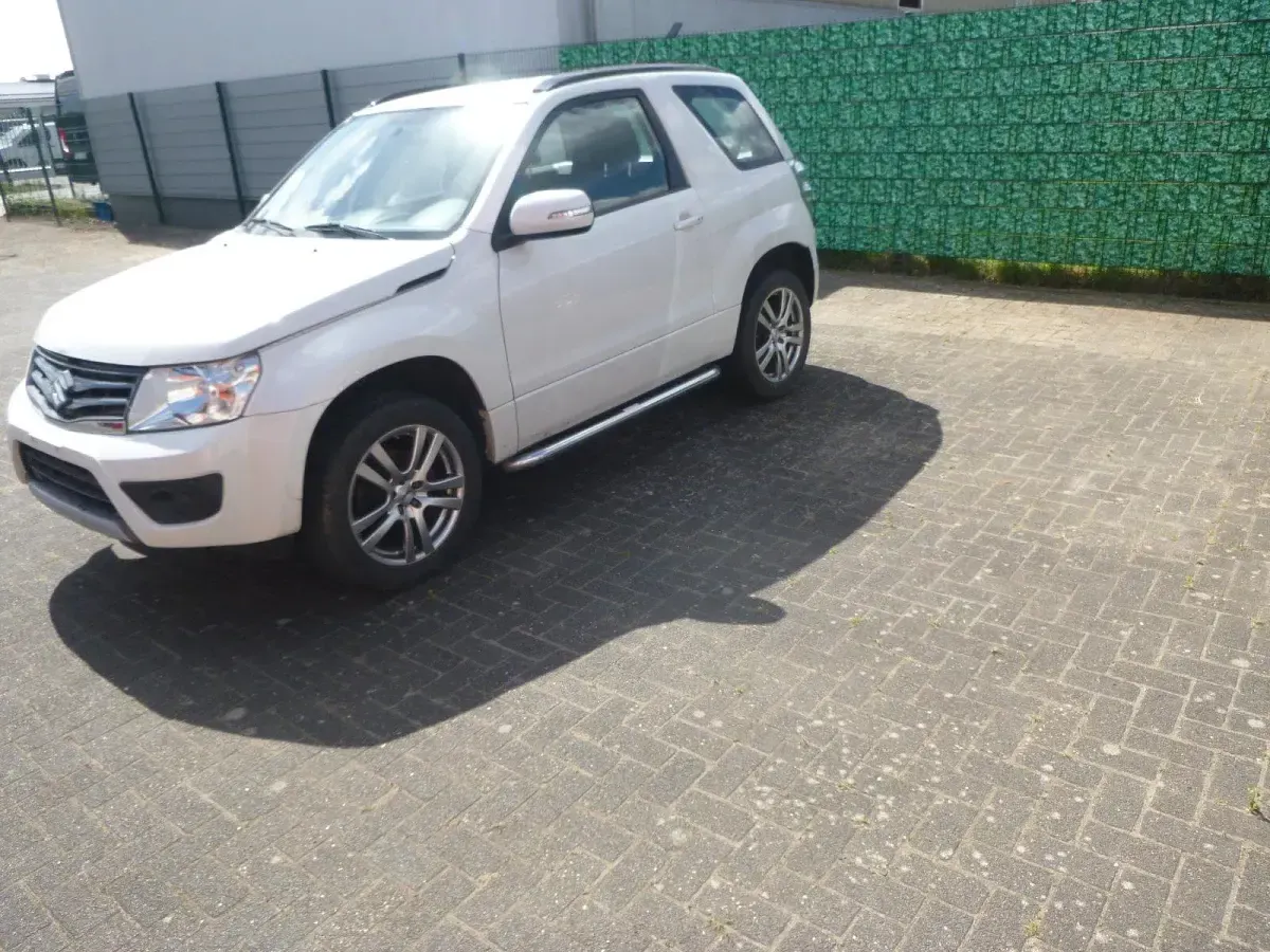 Gebraucht Suzuki Grand Vitara 166 PS (122 kW) 2014 Weiß SUV