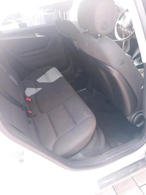 Silber Gebraucht 2009 Audi A3 Sportback Kombi | 4.000 € (Superpreis) - Bild 1/4