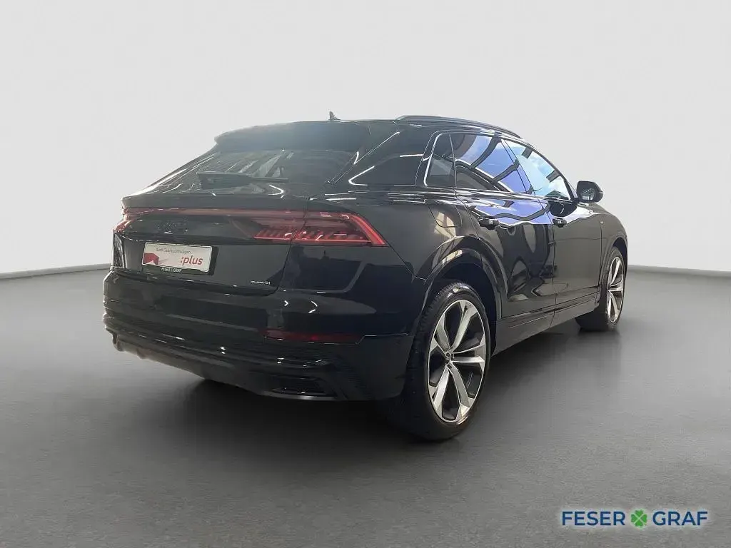 Gebraucht Audi Q8 Ambiente 286 PS (210 kW) 2022 Mythosschwarz metallic SUV