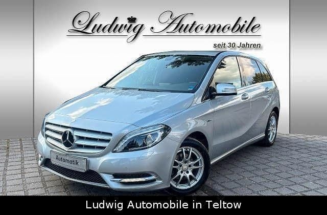 Silber Gebraucht 2012 Mercedes B180 Van / Kleinbus | 13.450 € (Fairer Preis) - Bild 1/4
