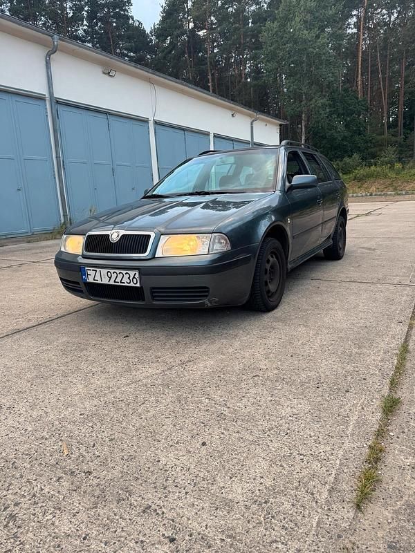 Grau Gebraucht 2005 Skoda Octavia Kombi | 1.000 € (Guter Preis) - Bild 1/4