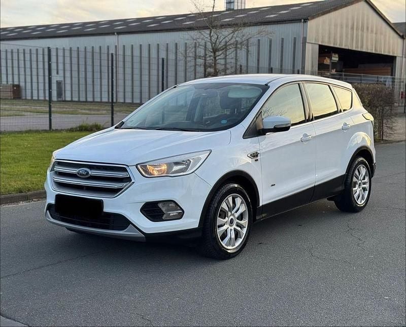 Gebraucht Ford Kuga 150 PS (110 kW) 2018 Weiß SUV