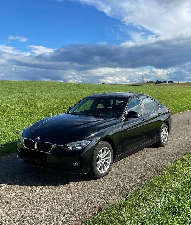 Schwarz Gebraucht 2017 BMW 316 Advantage Limousine | 12.900 € (Fairer Preis) - Bild 1/4