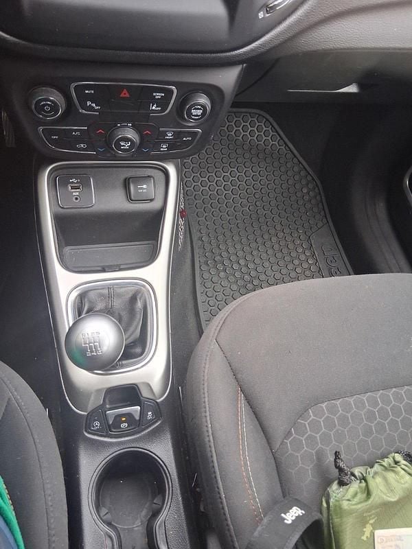 Second-hand Jeep Compass 120 CP (88 kW) 2019 Roșu SUV