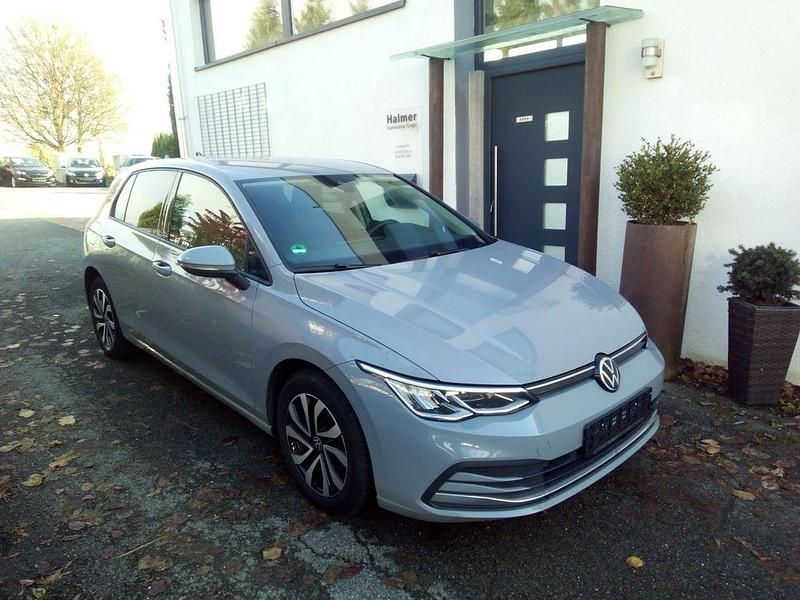 Grau Gebraucht 2021 VW Golf VIII Active Limousine | 13.990 € (Superpreis) - Bild 1/4